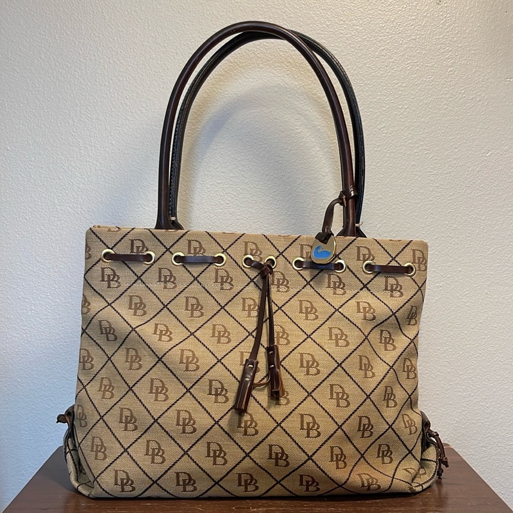 Dooney & Bourke Purse